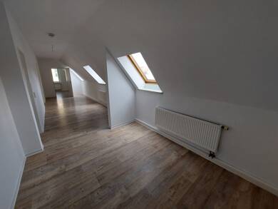 Wohnung zur Miete 380 € 3 Zimmer 73 m² Dachgeschoss, 2. Geschoss frei ab sofort Roßwein Roßwein 04741