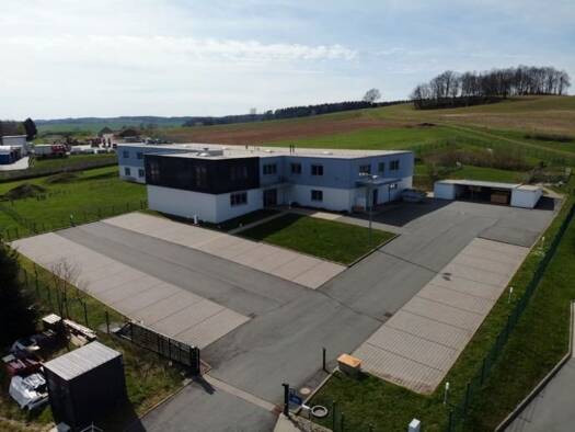 Lagerhalle zur Miete 3,99 € 2.129 m² Lagerfläche Innere Gewerbestraße 7 Meinersdorf Burkhardtsdorf 09235