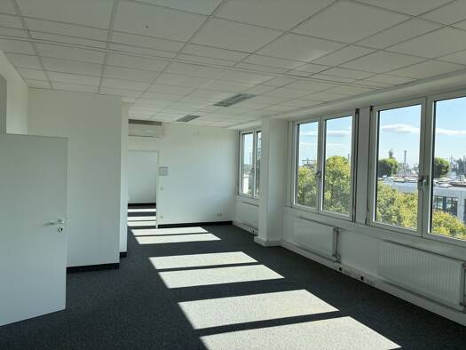 Bürofläche zur Miete 9,50 € 487 m² Bürofläche Schwechat 2320