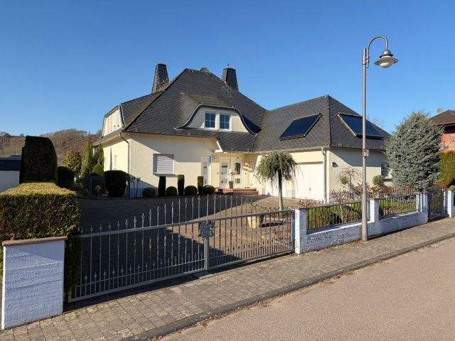 Immobilie in Irsch - Luxeriöse Villa in ruhiger Lage - Bild 0