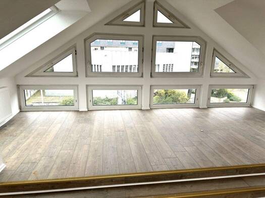 Wohnung zur Miete 810 € 2 Zimmer 87 m² frei ab 01.03.2026 Nordstr. 14 DG Innen Remscheid 42853