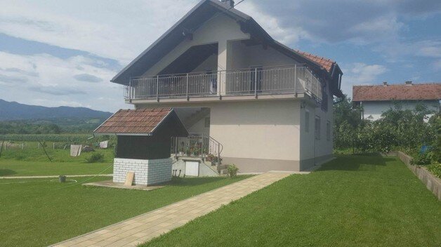 Einfamilienhaus zum Kauf 100.000 € 8 Zimmer 220 m²<br/>Wohnfläche 3.000 m²<br/>Grundstück Banja Luka (Potkozarje) 78000