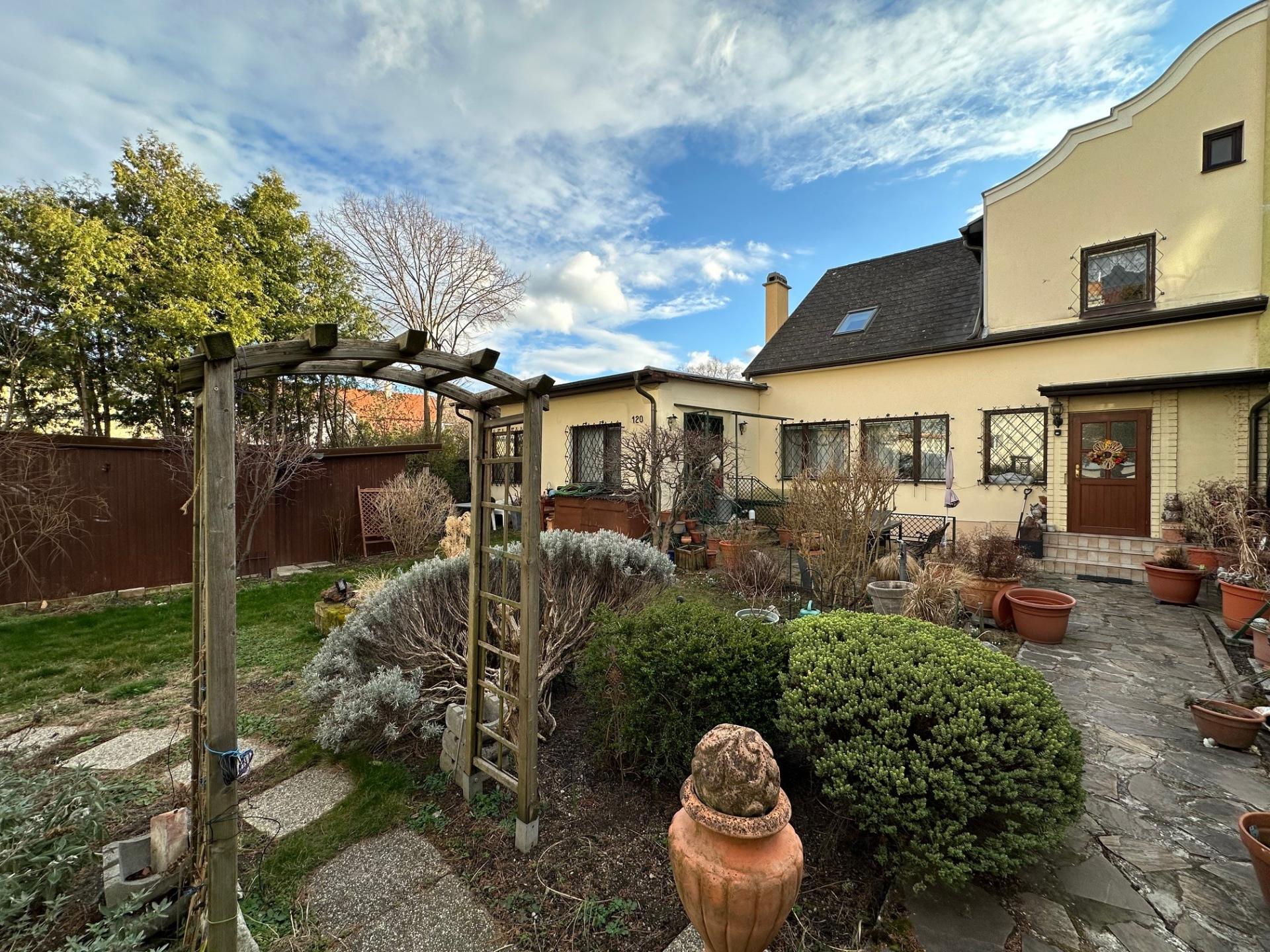 Immobilie zum Kauf 170.000 € 5 Zimmer 115 m²<br/>Fläche 386 m²<br/>Grundstück Baden 2500