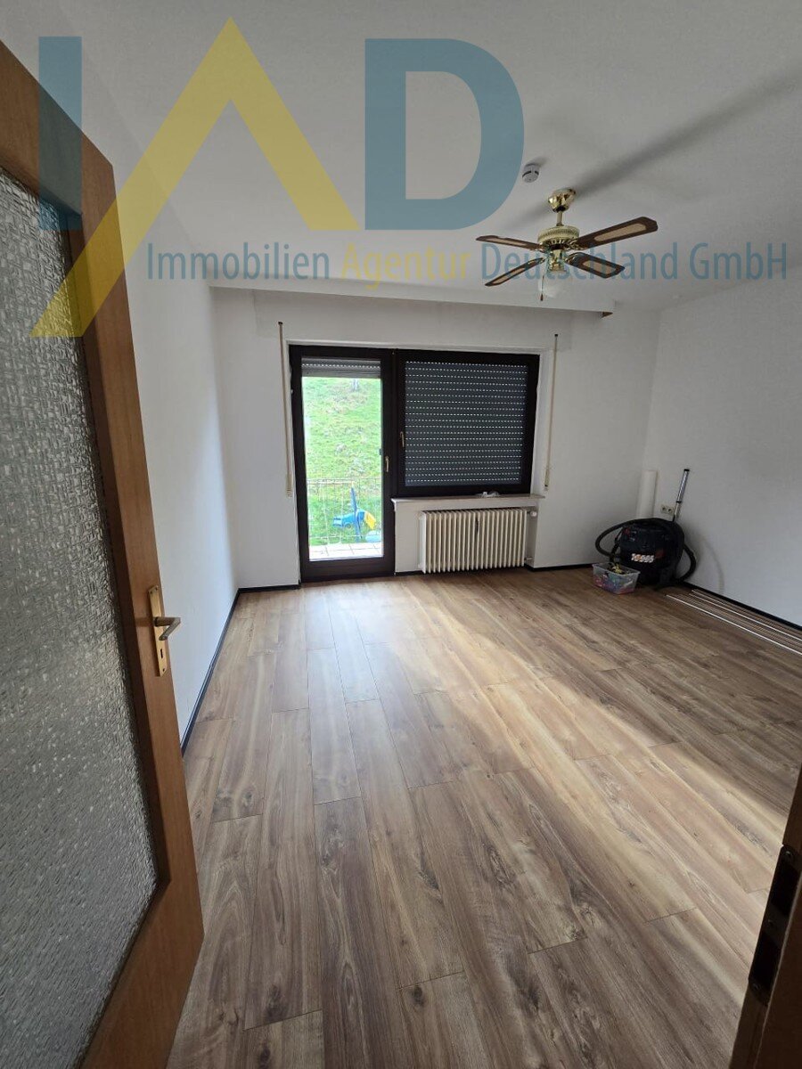 Mehrfamilienhaus zum Kauf 650.000 € 10 Zimmer 220 m²<br/>Wohnfläche 1.500 m²<br/>Grundstück Erlenbach Erbach,Erlenbach 64711