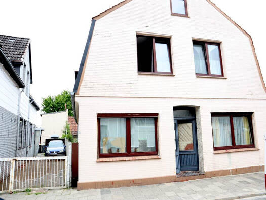 Mehrfamilienhaus zum Kauf 215.000 € 9 Zimmer 220 m² 479 m² Grundstück Bremerhaven 27580