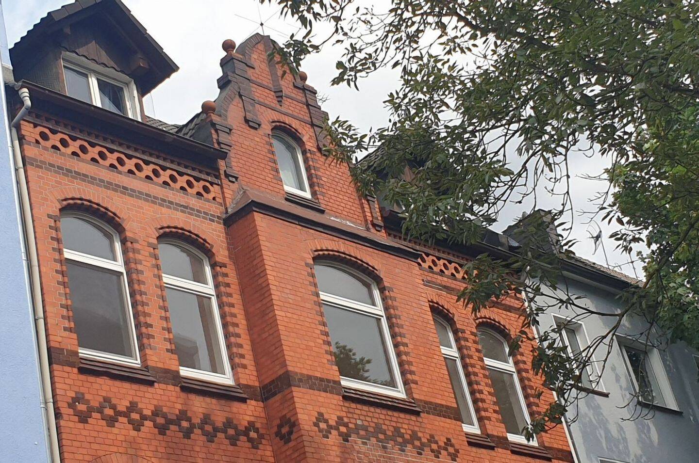 Entmietetes Mehrfamilienhaus in sehr guter Lage von Dortmund-City-Süd, Nähe Städtische Kliniken.