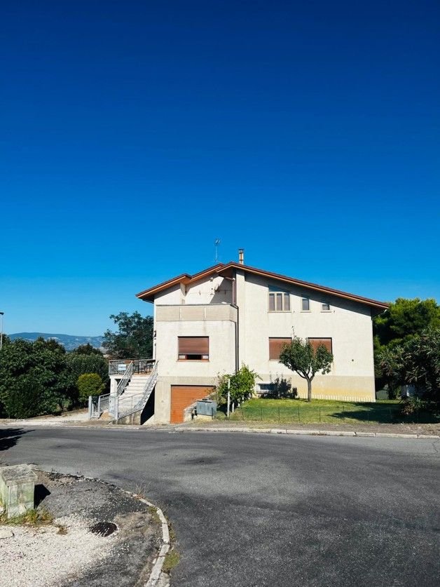 Einfamilienhaus zum Kauf 260.000 € 14 Zimmer 246 m²<br/>Wohnfläche 1.680 m²<br/>Grundstück Terre Roveresche Loc. Orciano di Pesaro 61038