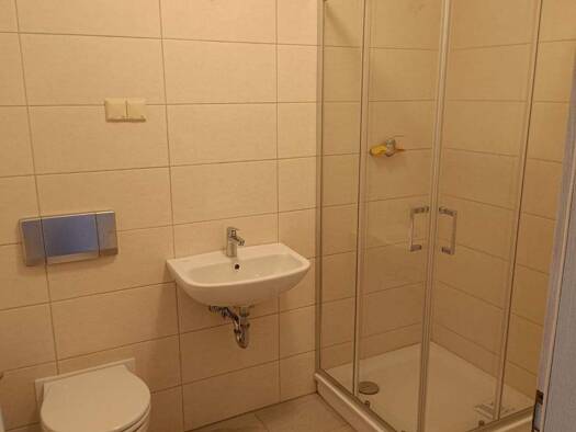 Wohnung zur Miete 405 € 3 Zimmer 67 m² 3. Geschoss frei ab sofort Bernburger Straße 15 Staßfurt 39418