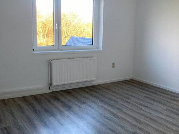 Wohnung zur Miete 410 € 3 Zimmer 63 m² 1. Geschoss An der Kirche 8 c Wyhra Borna 04552