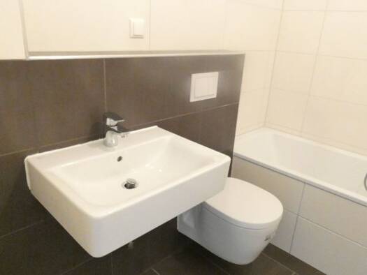 Wohnung zur Miete 767 € 3 Zimmer 80,4 m² 2. Geschoss Gemarkenstr. 100 Holsterhausen Essen 45147