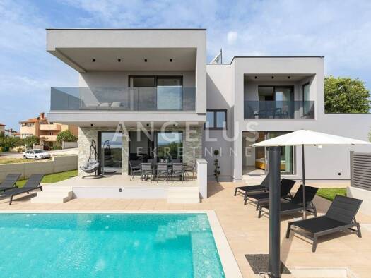 Haus zur Miete 4.000 € 5 Zimmer 225 m² Ližnjan