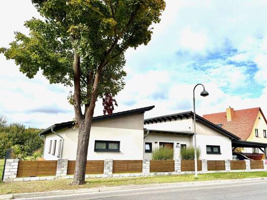 Einfamilienhaus zum Kauf 725.000 € 4 Zimmer 159 m² 844 m² Grundstück frei ab 31.01.2026 Hauptstraße 33 A Diensdorf-Radlow 15864