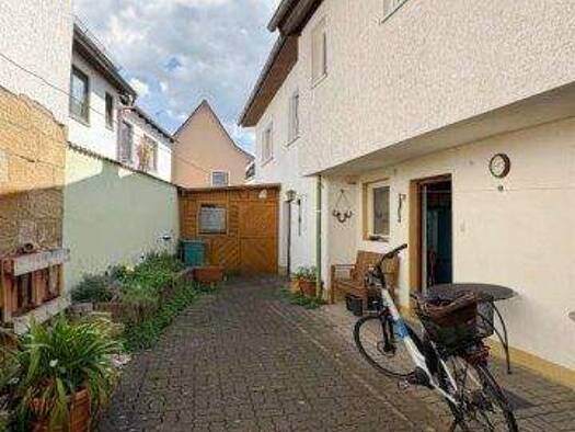 Haus zum Kauf 249.000 € 5,5 Zimmer 200 m² Grundstück Bad Staffelstein 96231