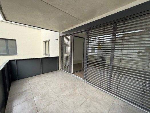Wohnung zur Miete 1.260 € 3 Zimmer 106 m² frei ab sofort Hauptstraße 33 Höchberg 97204