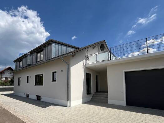 Mehrfamilienhaus zur Miete 1.580 € 4 Zimmer 117 m² frei ab sofort Lindenstraße 6 Schwaig Neustadt a.d.Donau 93333