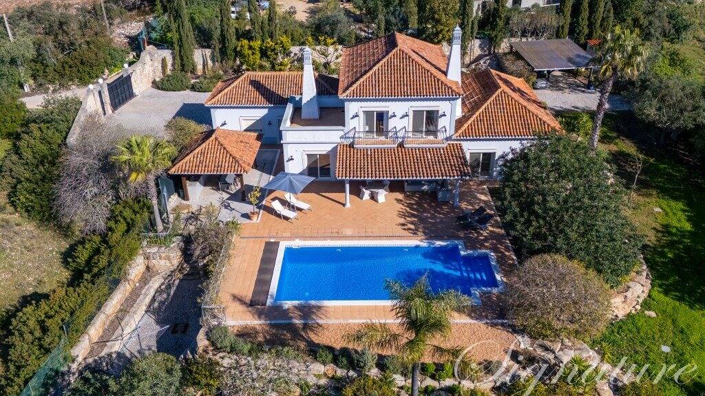 Haus zum Kauf 2.450.000 € 3.040 m² Grundstück Santa Bárbara De Nexe 8005