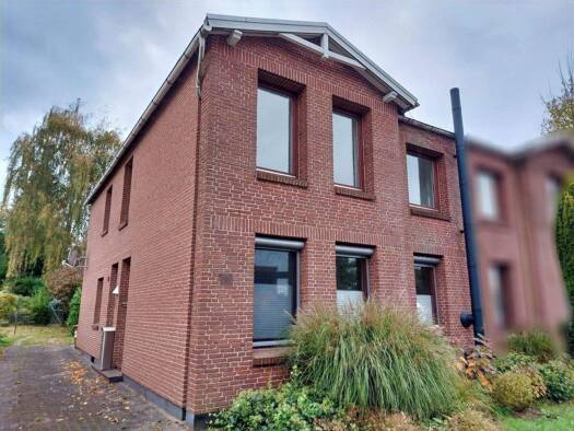 Doppelhaushälfte zum Kauf 145.000 € 4 Zimmer 110 m² 278 m² Grundstück Nortorf 24589