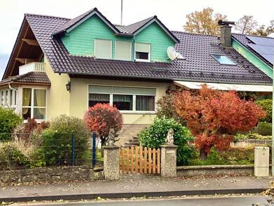 Haus zum Kauf 399.000 € 9 Zimmer 300 m² 718 m² Grundstück Geesdorf Wiesentheid 97353