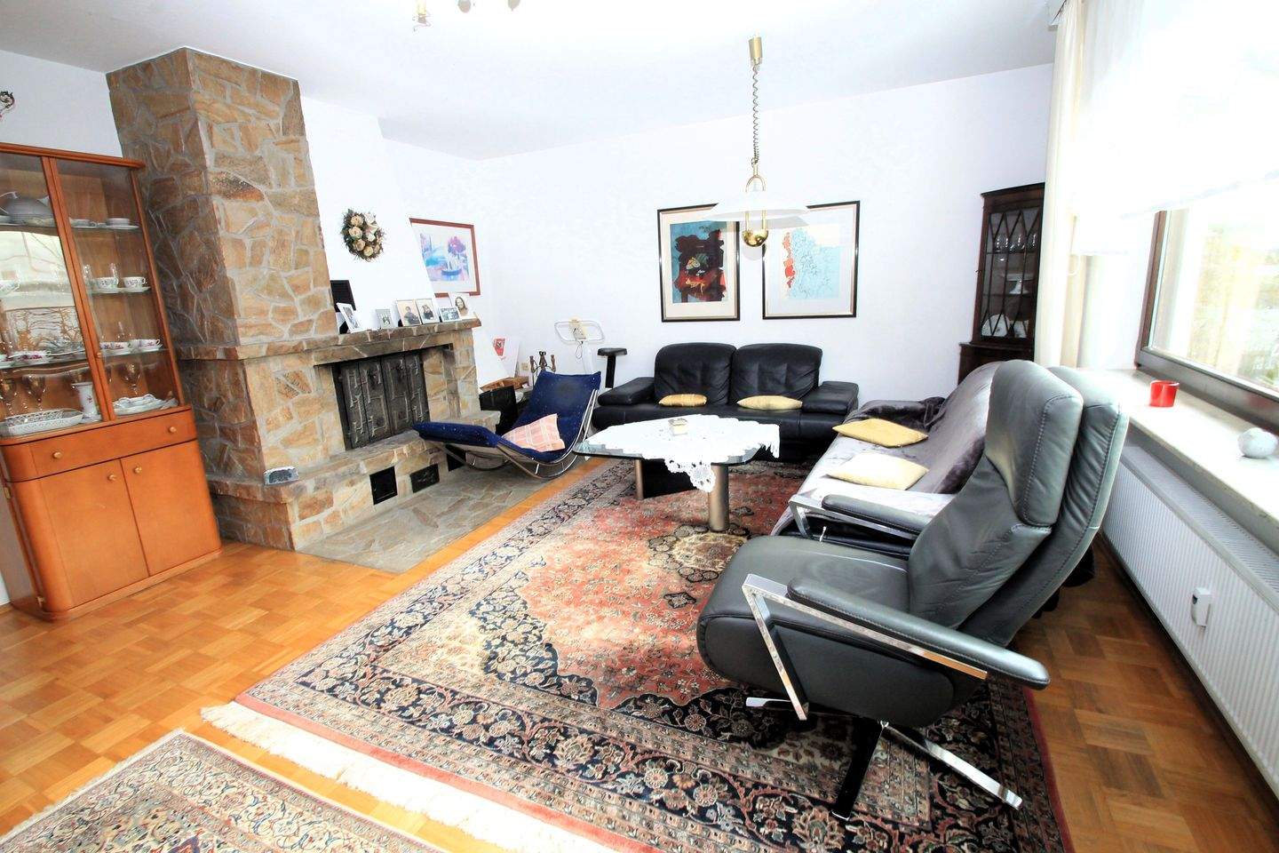 Immobilie in Hallenberg - Wohn- und Geschäftshaus in Hallenberg - Kapitalanlage mit Arztpraxis, große Wohnung &Ausbaupotenzial - Bild 2