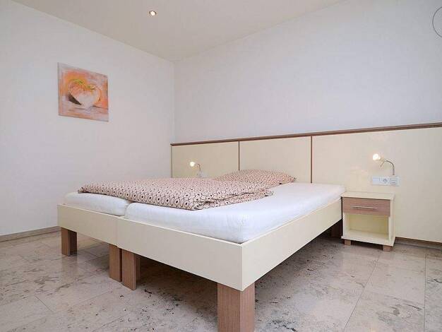 Studio zur Miete auf Zeit 705 € 1 Zimmer 24 m² frei ab 18.05.2026 Randersacker 97236