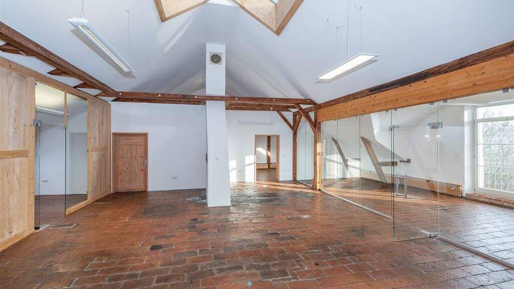 Wohnung zur Miete 1.500 € 4 Zimmer 219 m² 2. Geschoss frei ab sofort Hacklberg Passau 94034