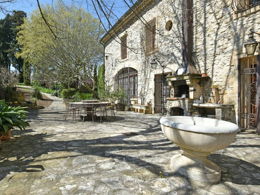 Einfamilienhaus zum Kauf 1.200.000 € 442 m² 2.600 m² Grundstück Saint-Dionisy 30980