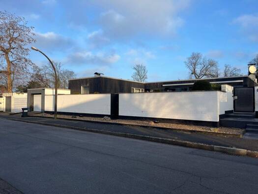 Bungalow zum Kauf 885.000 € 8,5 Zimmer 295 m² 1.362 m² Grundstück Bergheim Duisburg 47228