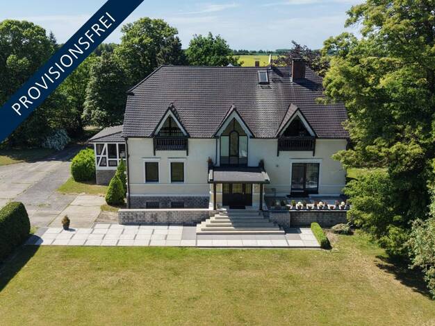 Einfamilienhaus zum Kauf provisionsfrei 595.000 € 7 Zimmer 429 m² 25.800 m² Grundstück Strasburg Strasburg (Uckermark) 17335