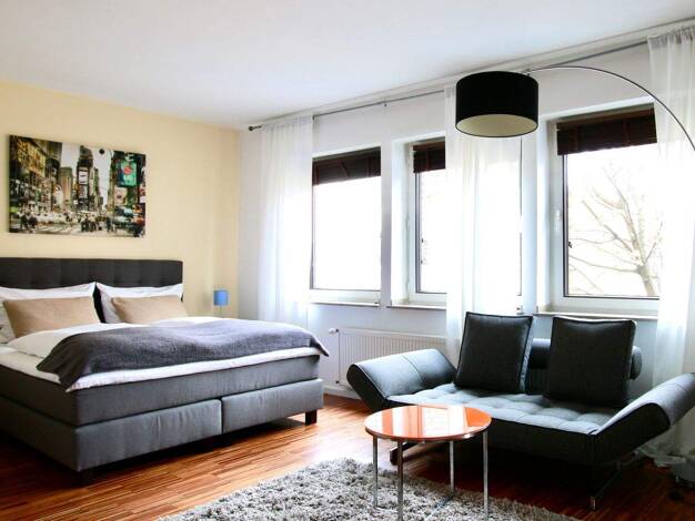 Studio zur Miete Wohnen auf Zeit 2.180 € 1 Zimmer 36 m² frei ab 08.04.2026 Altstadt-Süd Köln 50676