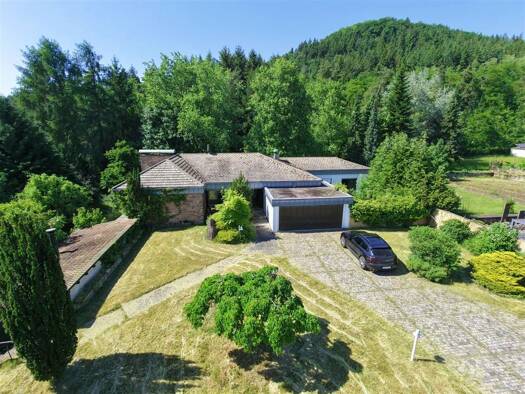 Villa zum Kauf 328.000 € 6 Zimmer 220 m² 3.500 m² Grundstück Am Zollstock 2 Oppen Beckingen 66701