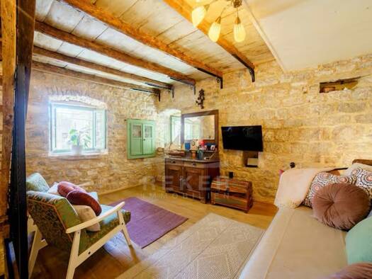 Reihenmittelhaus zum Kauf 240.000 € 2 Zimmer 49 m² Kaštel / Castelvenere 52460