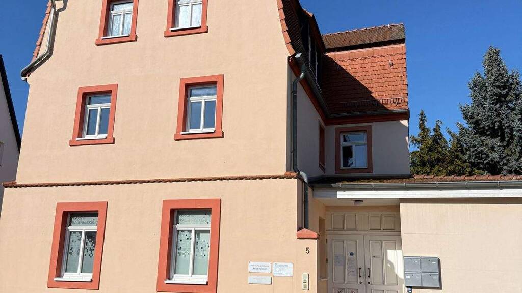 Wohnung zur Miete 520 € 3 Zimmer Geschoss 1/2 frei ab sofort Heinrichstraße 5 Borna 04552