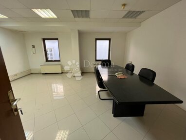 Büro-/Praxisfläche zur Miete 400 € Rijeka 51000