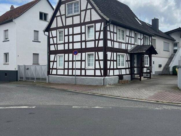Einfamilienhaus zur Miete 1.850 € 7,5 Zimmer 211 m² 100 m² Grundstück frei ab 01.11.2026 Falltorstraße 2 Roßdorf Bruchköbel 63486