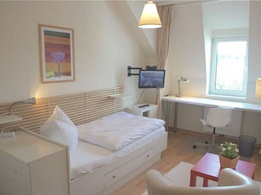 Studio zur Miete Wohnen auf Zeit 775 € 1 Zimmer 28 m² frei ab 31.12.2025 Bergmannstrasse 38 Striesen-West Dresden 01309