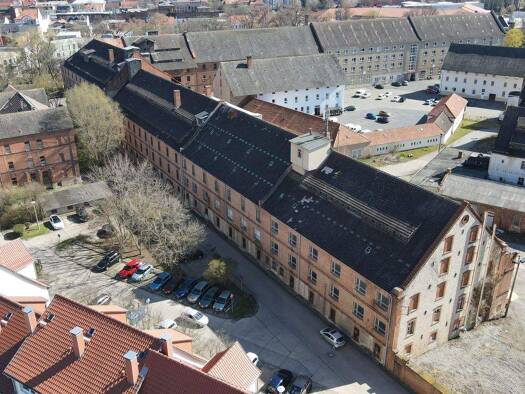 Haus zum Kauf provisionsfrei 200 Zimmer 10.000 m² 7.600 m² Grundstück Quedlinburg 06484