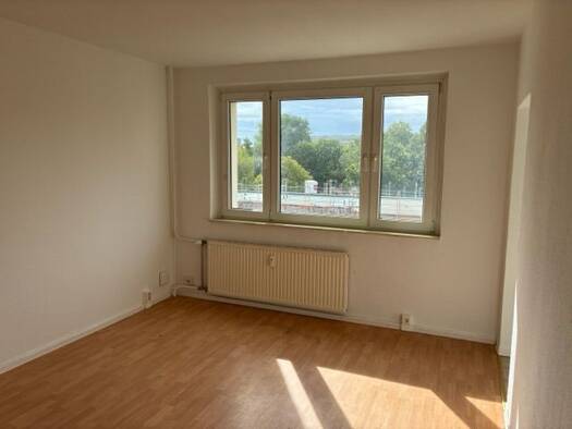 Wohnung zur Miete 271 € 2 Zimmer 41,6 m² 3. Geschoss Gottfried-Semper-Straße 14 Südliche Neustadt West 06124