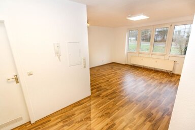 Wohnung zur Miete 345 € 1 Zimmer 30 m² frei ab 15.11.2024 Berner Str. 11 a Heuchelhof Würzburg 97084