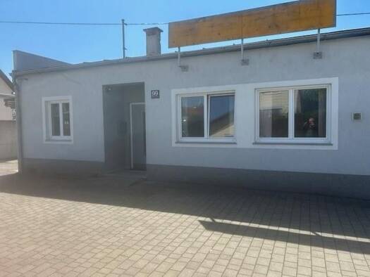 Produktionshalle zur Miete 950 € 157 m² Lagerfläche Traun 4050