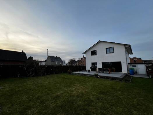 Einfamilienhaus zur Miete 2.150 € 7 Zimmer 173 m² 548 m² Grundstück frei ab 01.05.2026 Erp Erftstadt 50374