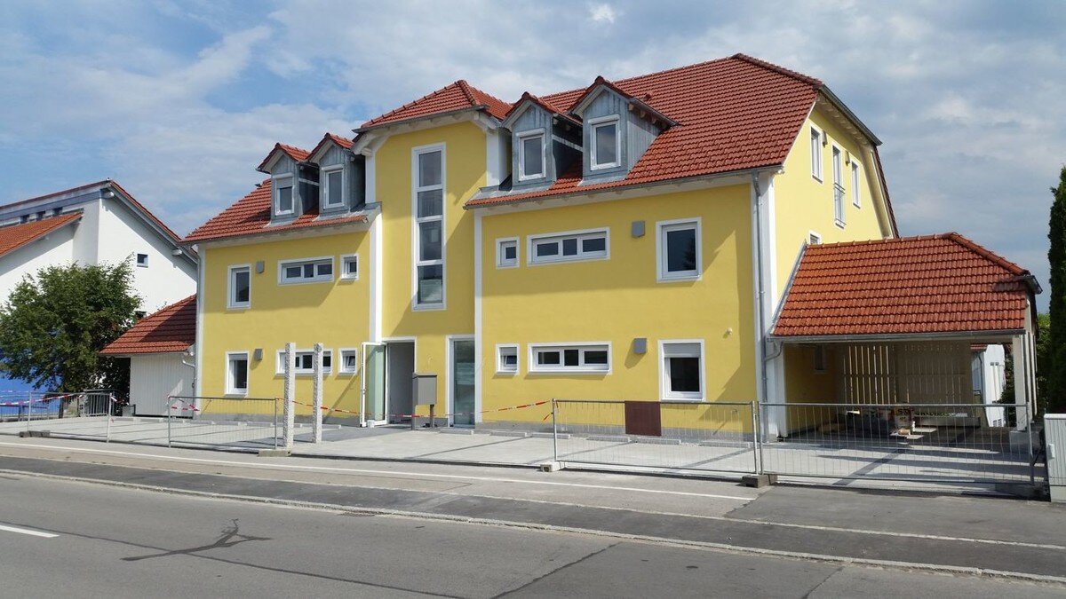 Wohnung zur Miete 850 € 3 Zimmer 80,2 m²<br/>Wohnfläche 01.03.2025<br/>Verfügbarkeit Planungsbezirk 123 Straubing 94315