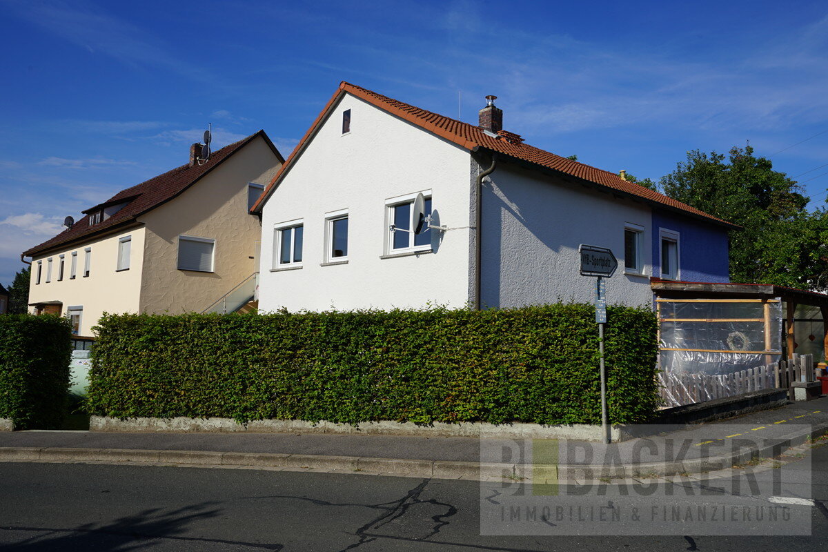 Doppelhaushälfte zum Kauf 195.000 € 4 Zimmer 94 m²<br/>Wohnfläche 206 m²<br/>Grundstück Michelau Michelau in Oberfranken / Neuensee 96247