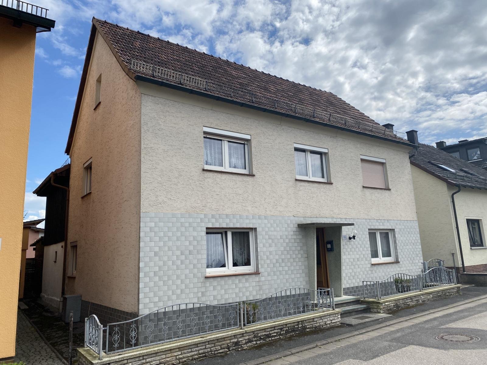 Einfamilienhaus zum Kauf 85.000 € 6 Zimmer 130 m²<br/>Wohnfläche 420 m²<br/>Grundstück Hassenberg Sonnefeld 96242