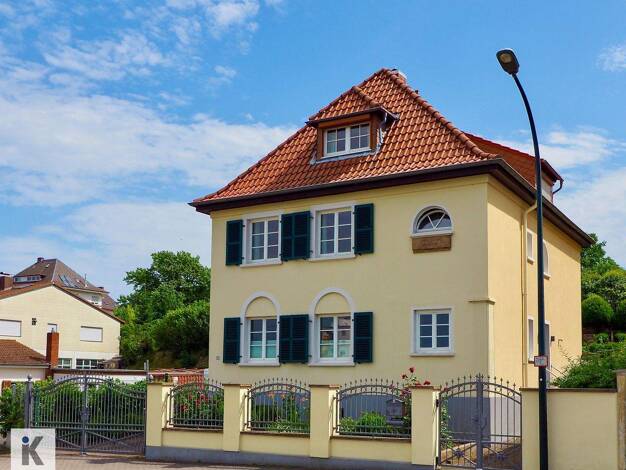 Villa zum Kauf 698.000 € 7 Zimmer 202 m² 741 m² Grundstück Bad Dürkheim 67098