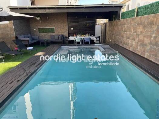 Chalet zum Kauf 750.000 € 5 Zimmer 250 m² Nerja 29780