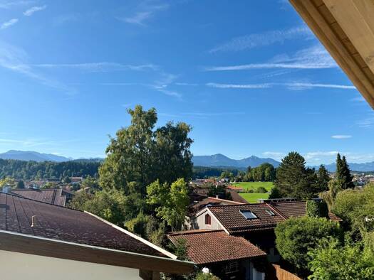 Wohnung zur Miete - Erstbezug 1.700 € 4 Zimmer 105 m² 2. Geschoss frei ab 01.02.2026 Ettendorf Surberg 83362