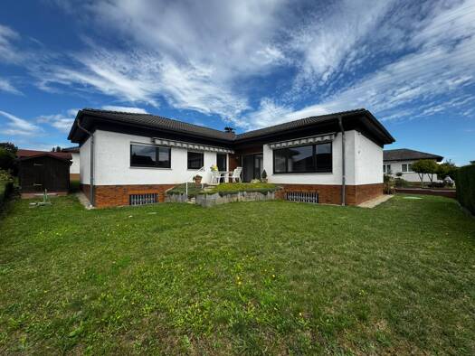 Bungalow zur Miete 2.700 € 4 Zimmer 128,8 m² 408 m² Grundstück frei ab sofort Eltville Eltville am Rhein 65343