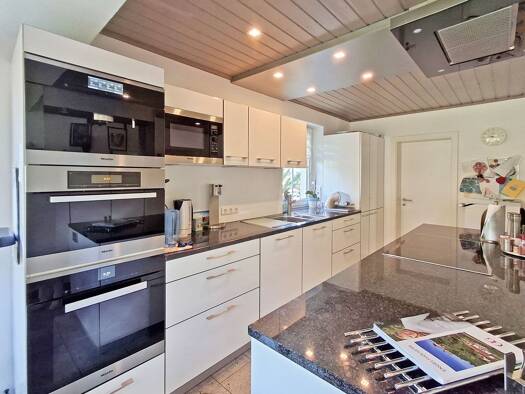 Einfamilienhaus zum Kauf 9 Zimmer 290 m² 1.109 m² Grundstück Wiesau Wiesau 95676