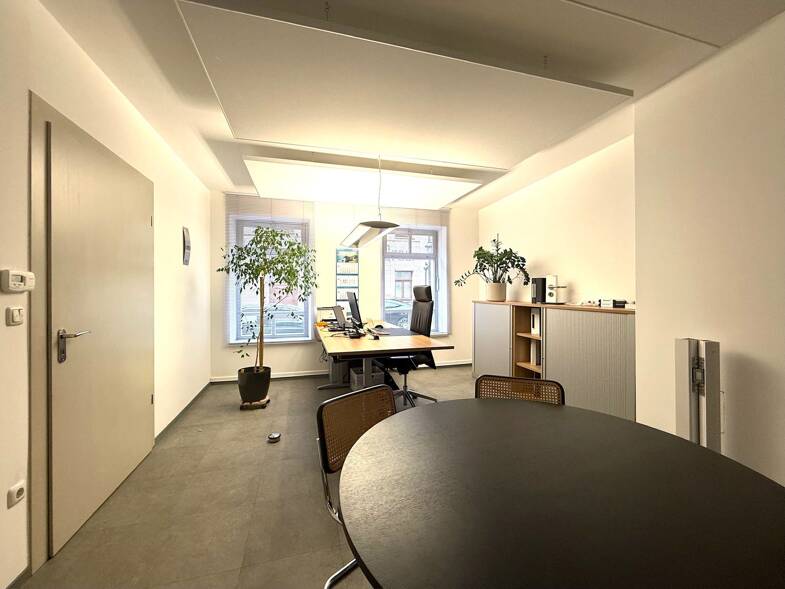 Praxis zur Miete 900 € 90 m² Bürofläche Langenzenn Langenzenn 90579