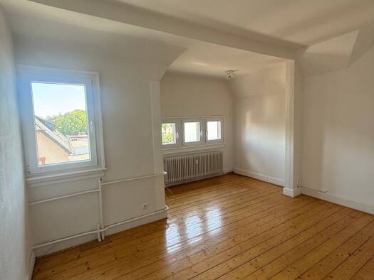 Wohnung zur Miete 1.150 € 4 Zimmer 110 m² Geschoss 3/4 frei ab sofort Friedberg 61169